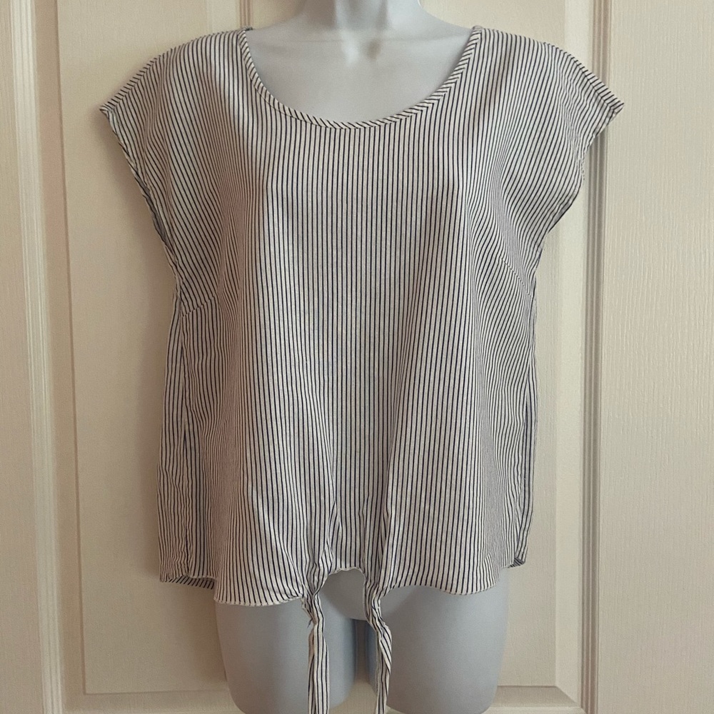 Linen cotton blend cute top with tie